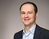 Dr. Bernhard Fellenberg