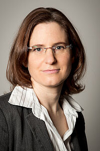 Dr. Anne Wolf
